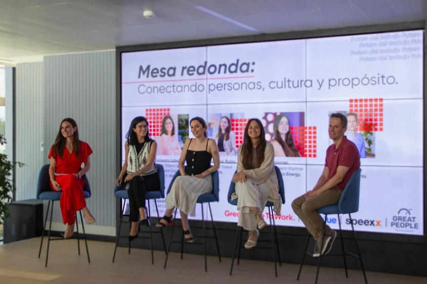 Chiarella Bencan Moderates the Roundtable at Great Place to Work Spain: “AI Requires Balancing Efficiency with Human Development, Prioritizing Critical Thinking, Ethics, and Spaces for Innovation”